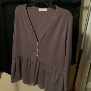 Gray long sleeve lightweight sweater